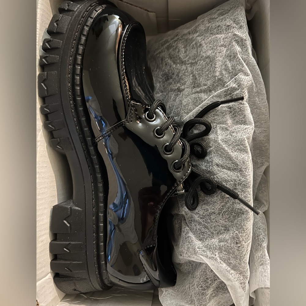 Black chuncky faux patent leather shoes- size 38